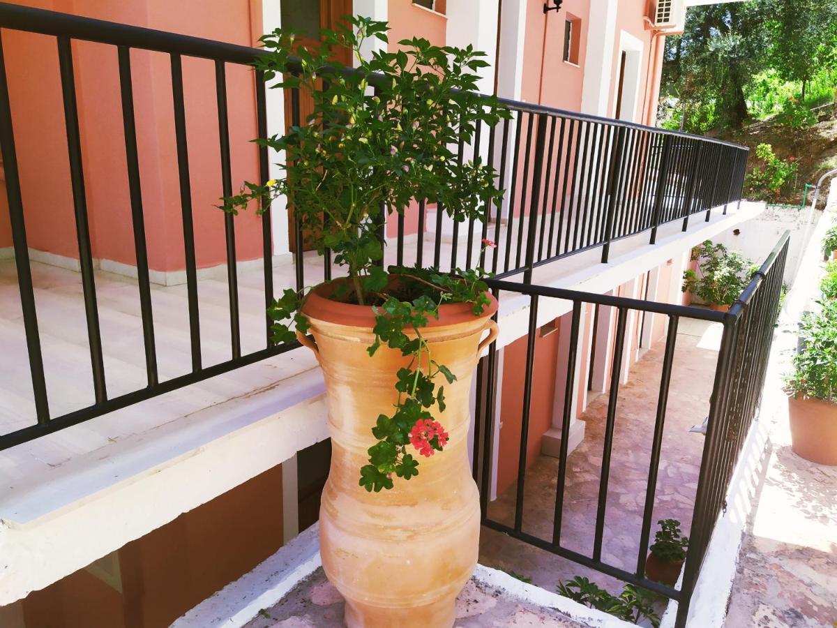 Aronis Apartments Бенитсес Экстерьер фото