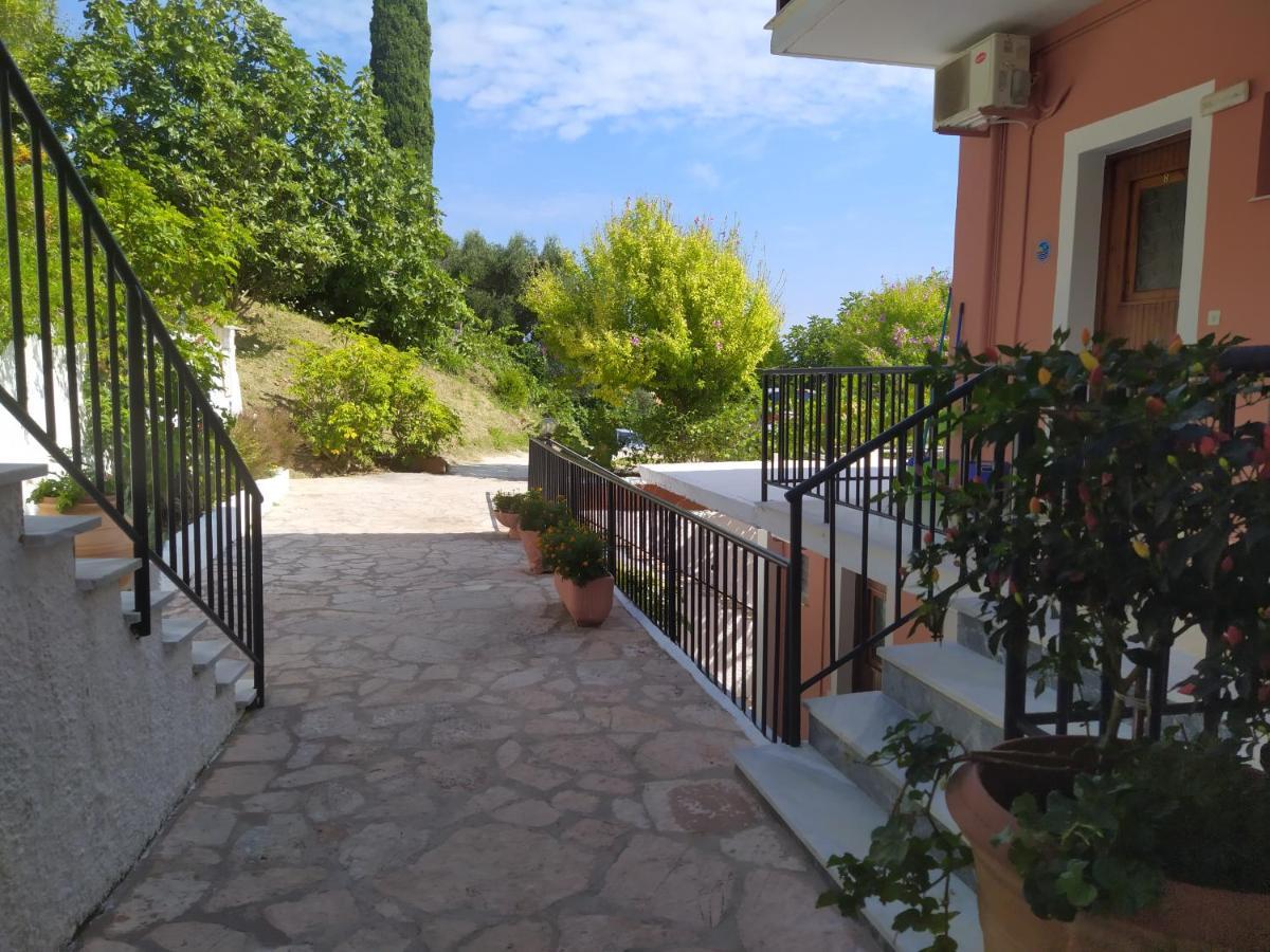 Aronis Apartments Бенитсес Экстерьер фото
