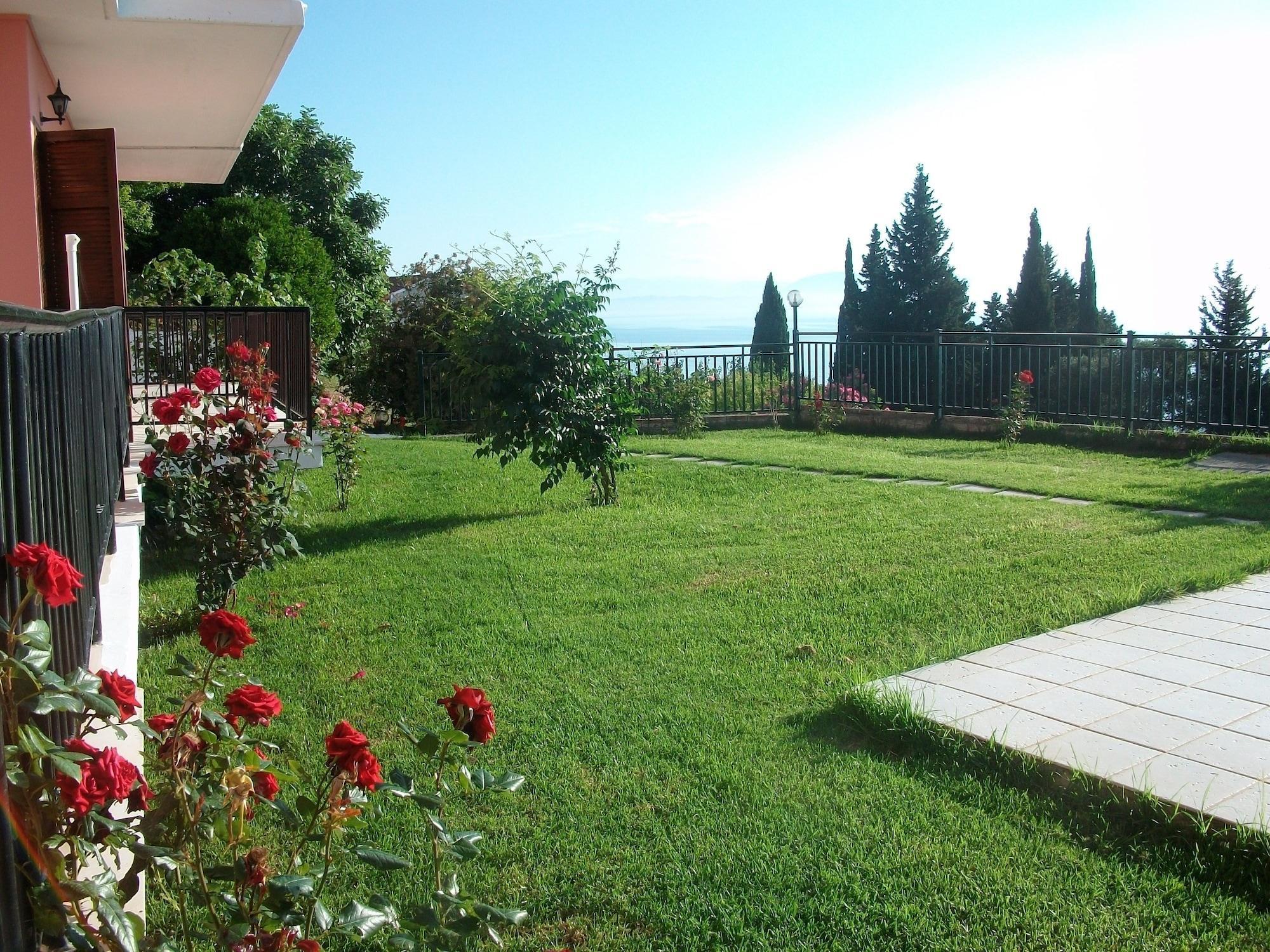 Aronis Apartments Бенитсес Экстерьер фото