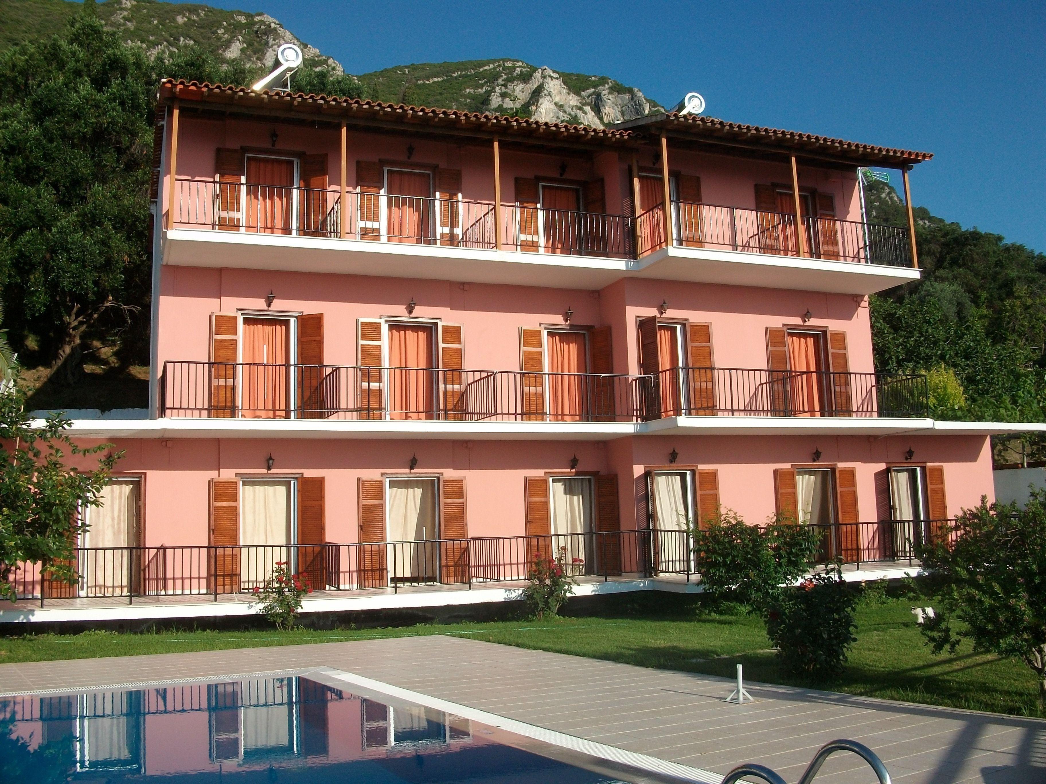 Aronis Apartments Бенитсес Экстерьер фото