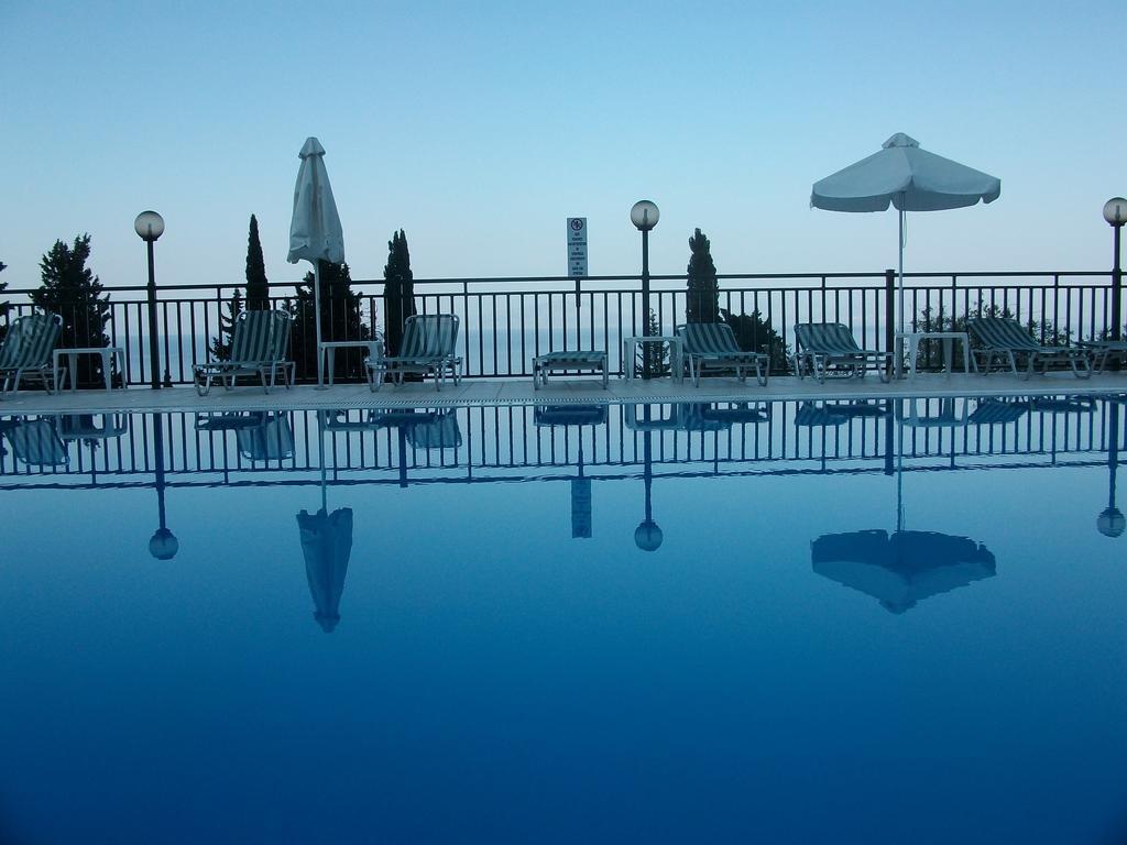 Aronis Apartments Бенитсес Экстерьер фото