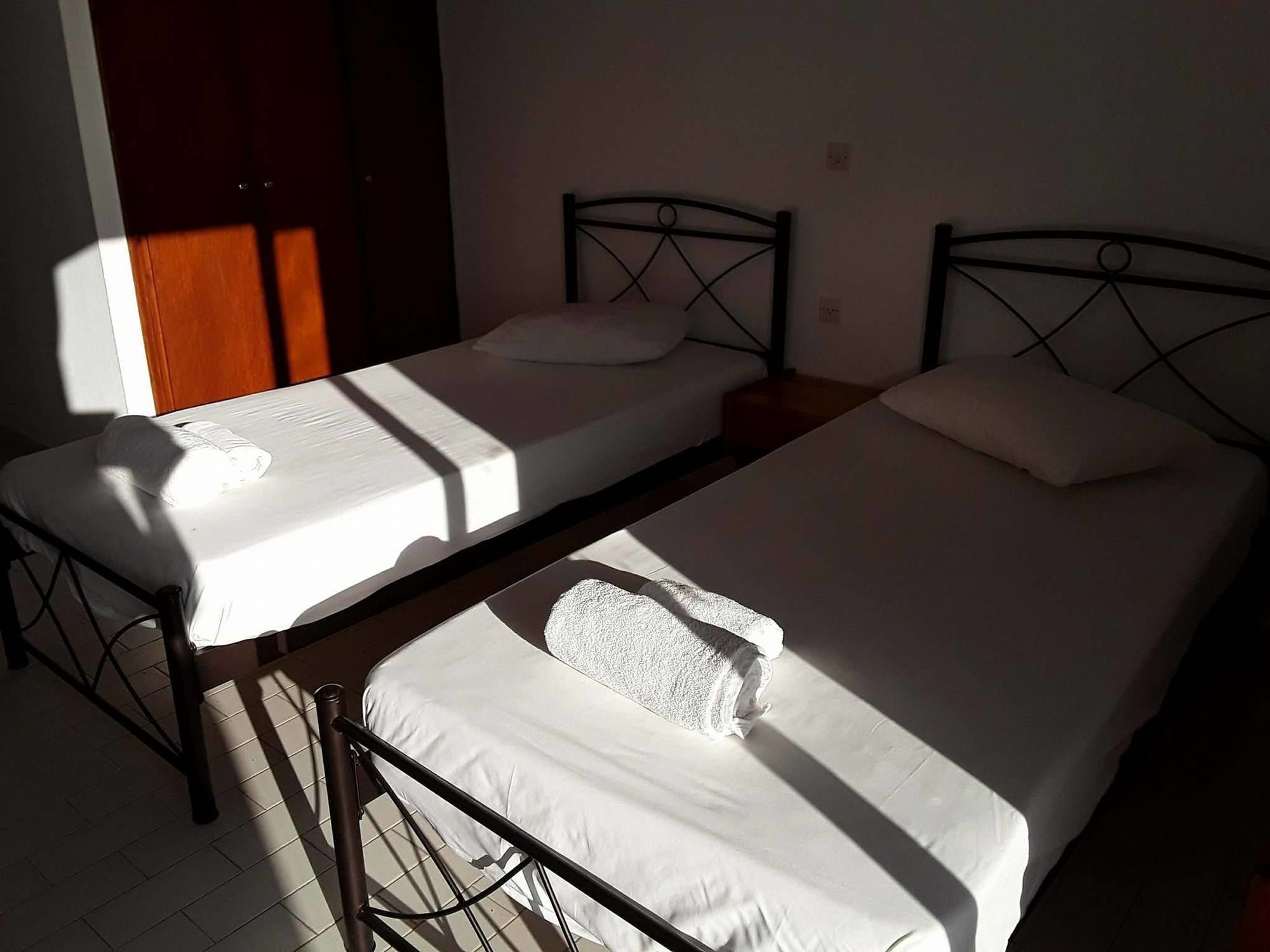 Aronis Apartments Бенитсес Экстерьер фото